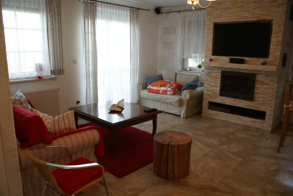 Sargarigo Apartman Haz Hotel บาลาโตนัลมาดี ภายนอก รูปภาพ